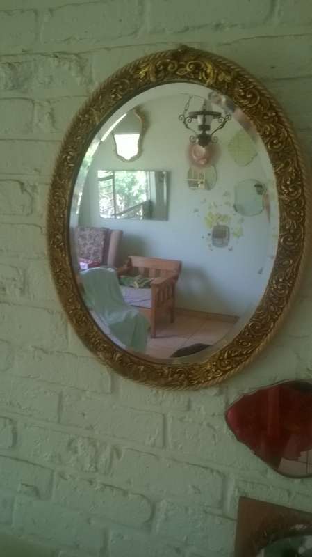 ANTIQUE, OVAL, GOLD FRAMED MIRROR
